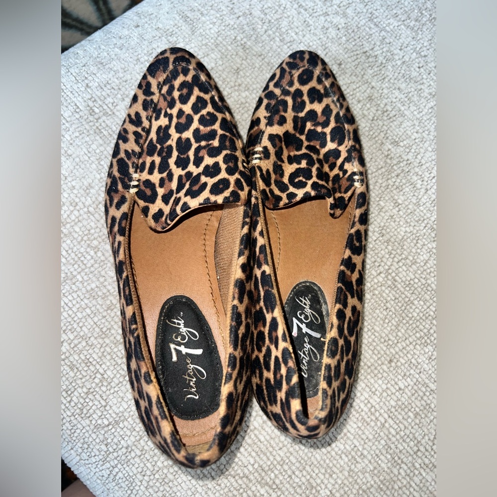 Leopard Print Vintage 7 Eight Flats (1/2 inch heel) Great condition. Size 8.5